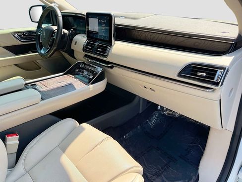 Used 2021 Lincoln Navigator Reserve w/ Luxury Package AWD/4WD image 37