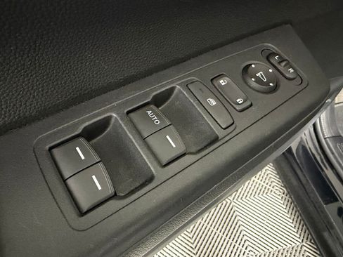 Used 2025 Honda CR-V LX image 23