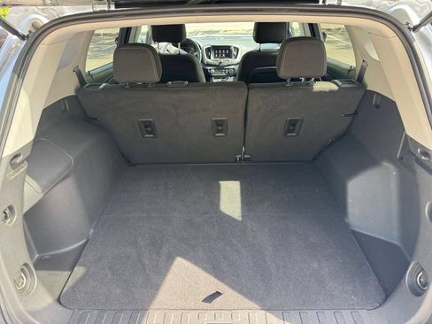 Used 2024 GMC Terrain SLE FWD image 30