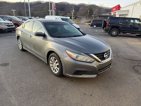 Used 2017 Nissan Altima 2.5 S w/ Power Driver Seat Package image 2