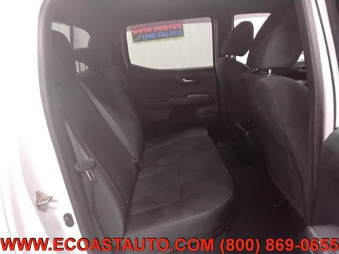 Used 2017 Toyota Tacoma TRD Off-Road image 15