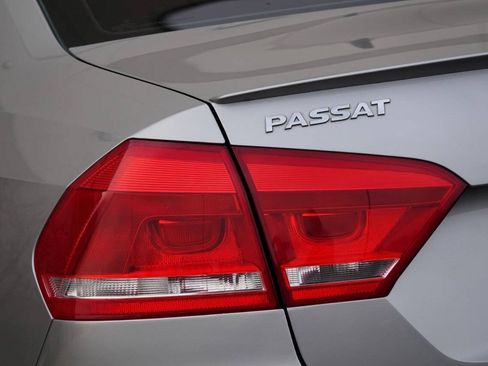 Used 2012 Volkswagen Passat TDI SE FWD image 46