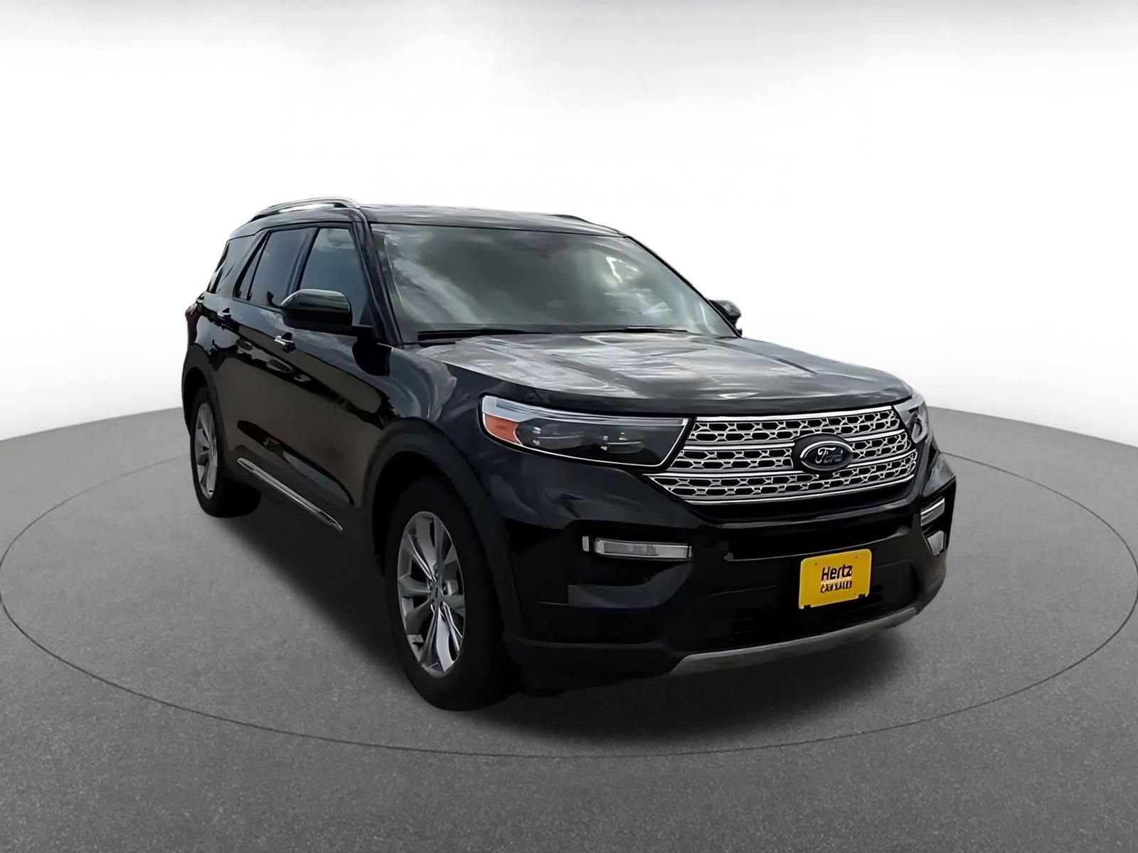 Used 2024 Ford Explorer Limited RWD image 3