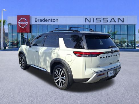 Certified 2023 Nissan Pathfinder Platinum AWD/4WD image 7
