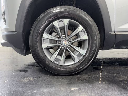 Used 2025 Chevrolet Equinox LT w/ Convenience Package II FWD image 6