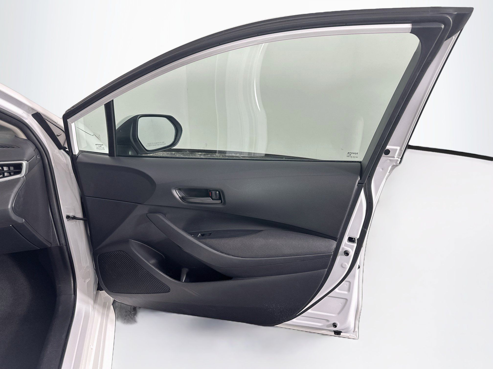 Used 2024 Toyota Corolla LE FWD image 30