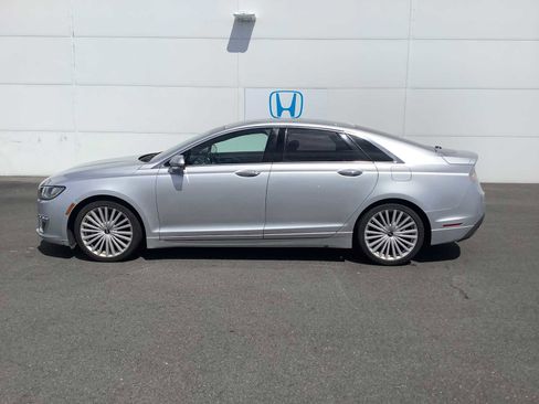 Used 2017 Lincoln MKZ Reserve FWD image 2
