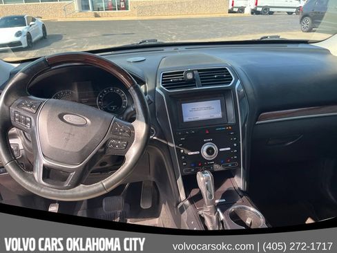 Used 2019 Ford Explorer Platinum AWD/4WD image 18