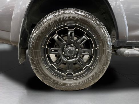 Used 2016 Toyota 4Runner SR5 image 17