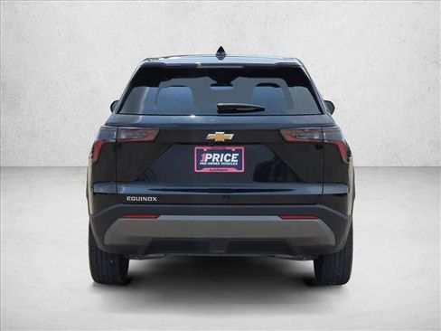 Used 2026 Chevrolet Equinox LT w/ Convenience Package II FWD image 6