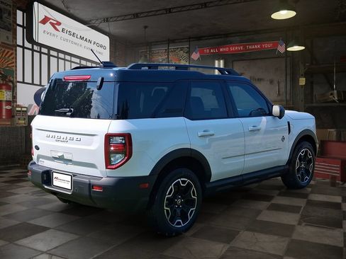 Used 2025 Ford Bronco Sport Outer Banks w/ Outer Banks Tech Package+ AWD/4WD image 6