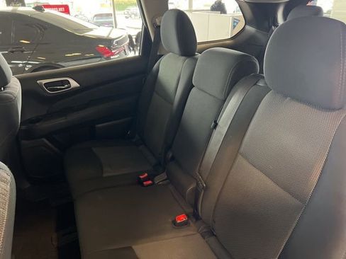Used 2018 Nissan Pathfinder S FWD image 17
