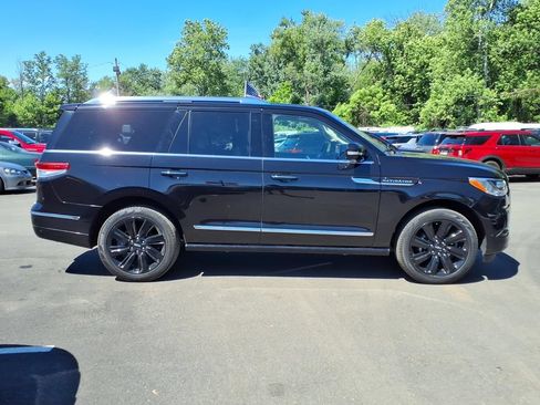 Certified 2024 Lincoln Navigator Reserve AWD/4WD image 23