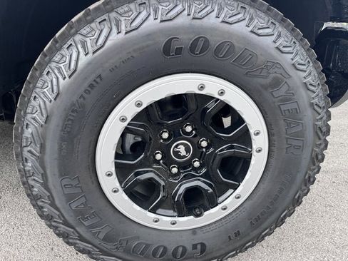 New 2025 Ford Bronco Badlands w/ Sasquatch Package AWD/4WD image 18
