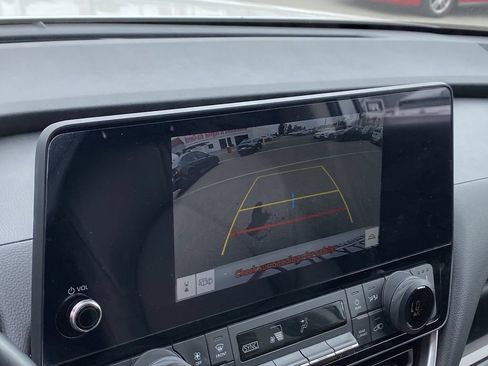 Certified 2024 Toyota Grand Highlander FWD image 8