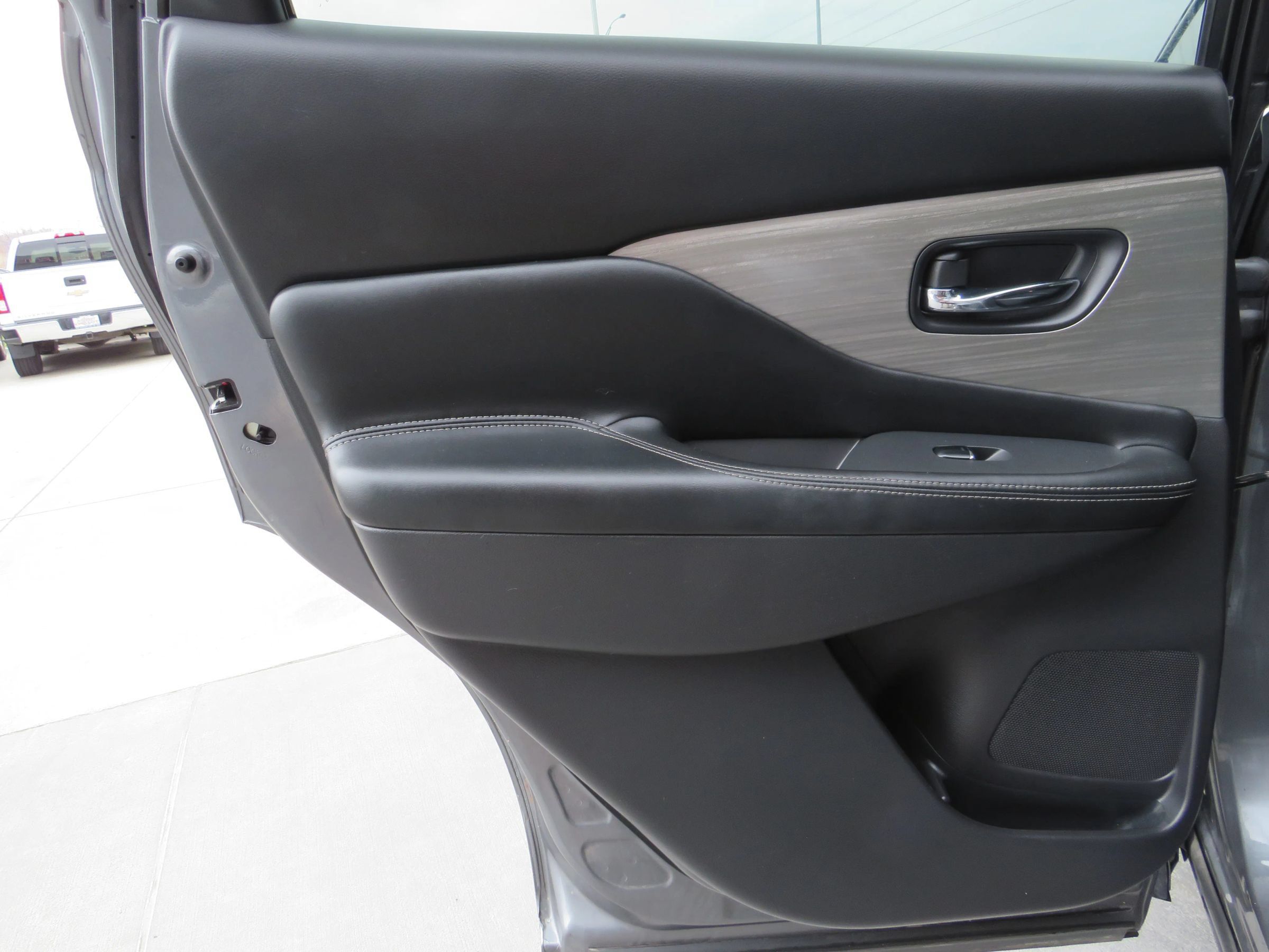 Used 2017 Nissan Murano SL FWD image 46