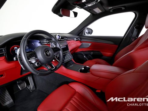 Used 2023 Maserati Grecale Modena image 13