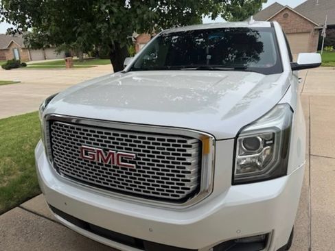 Used 2016 GMC Yukon XL Denali w/ Open Road Package AWD/4WD image 2
