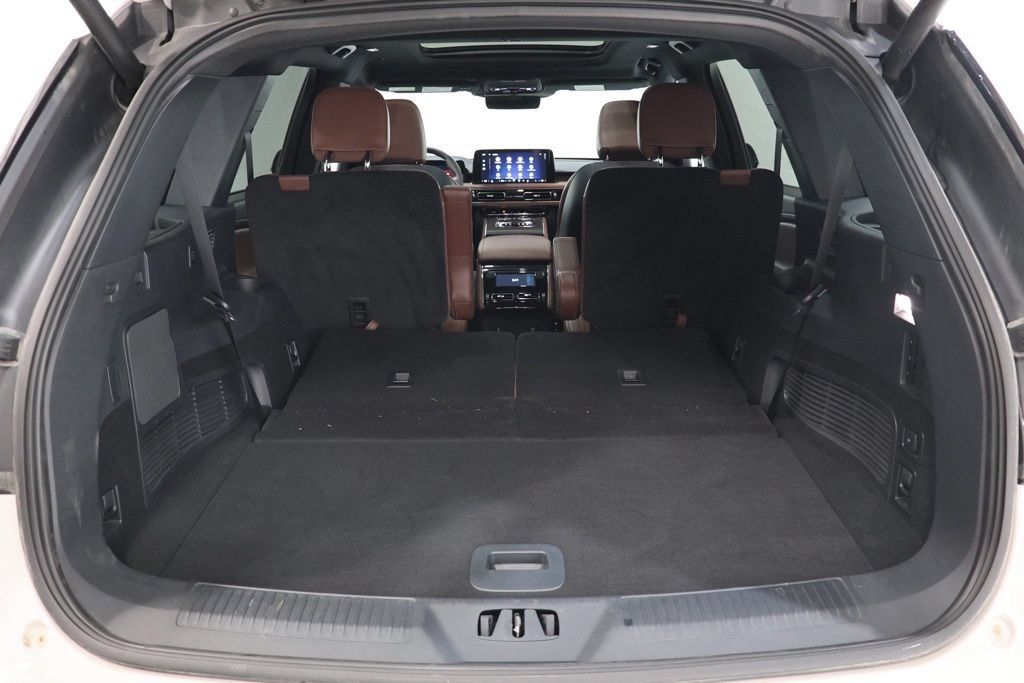 Used 2025 Lincoln Aviator Reserve w/ Illumination Package AWD/4WD image 39