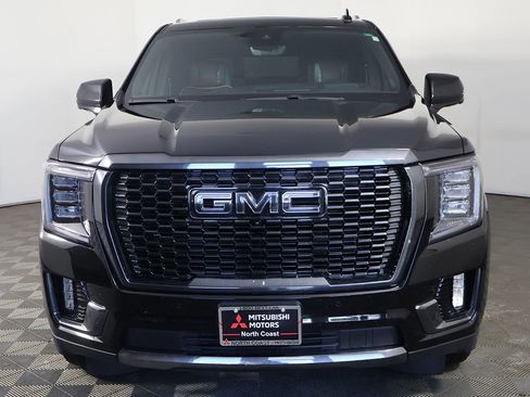 Used 2023 GMC Yukon XL Denali Ultimate AWD/4WD image 18