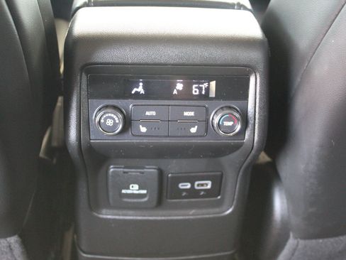 Used 2023 GMC Acadia Denali w/ Denali Technology Package AWD/4WD image 30