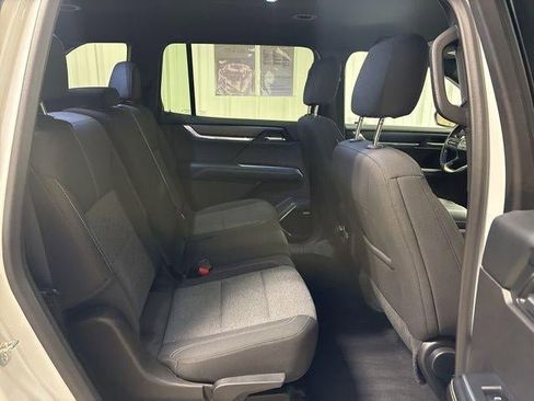 Used 2025 GMC Acadia Elevation AWD/4WD image 25