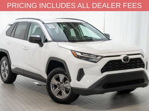 Certified 2025 Toyota RAV4 LE AWD/4WD image 1