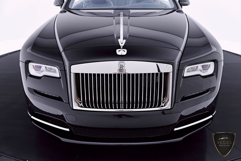 Used 2019 Rolls-Royce Dawn RWD image 25