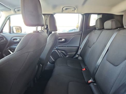 Used 2023 Jeep Renegade Latitude image 27