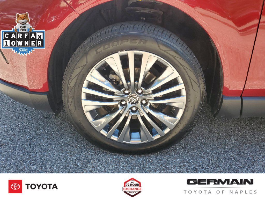 Used 2021 Toyota Venza Limited AWD/4WD image 13