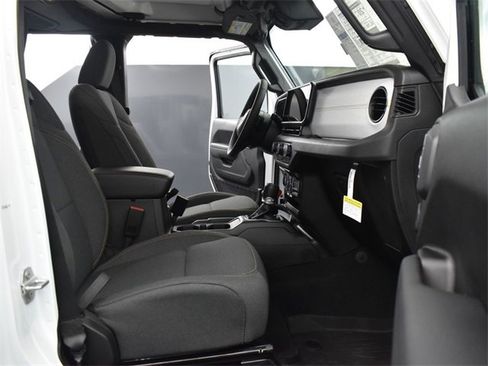 Used 2024 Jeep Wrangler Sport S image 18