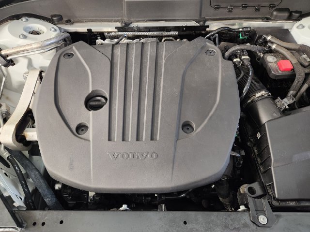 Certified 2026 Volvo XC60 B5 Plus AWD/4WD image 33