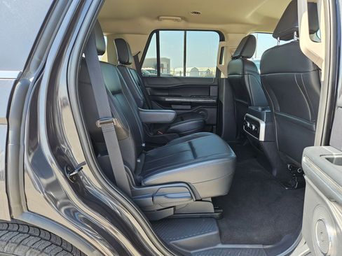 Used 2024 Ford Expedition XLT image 25