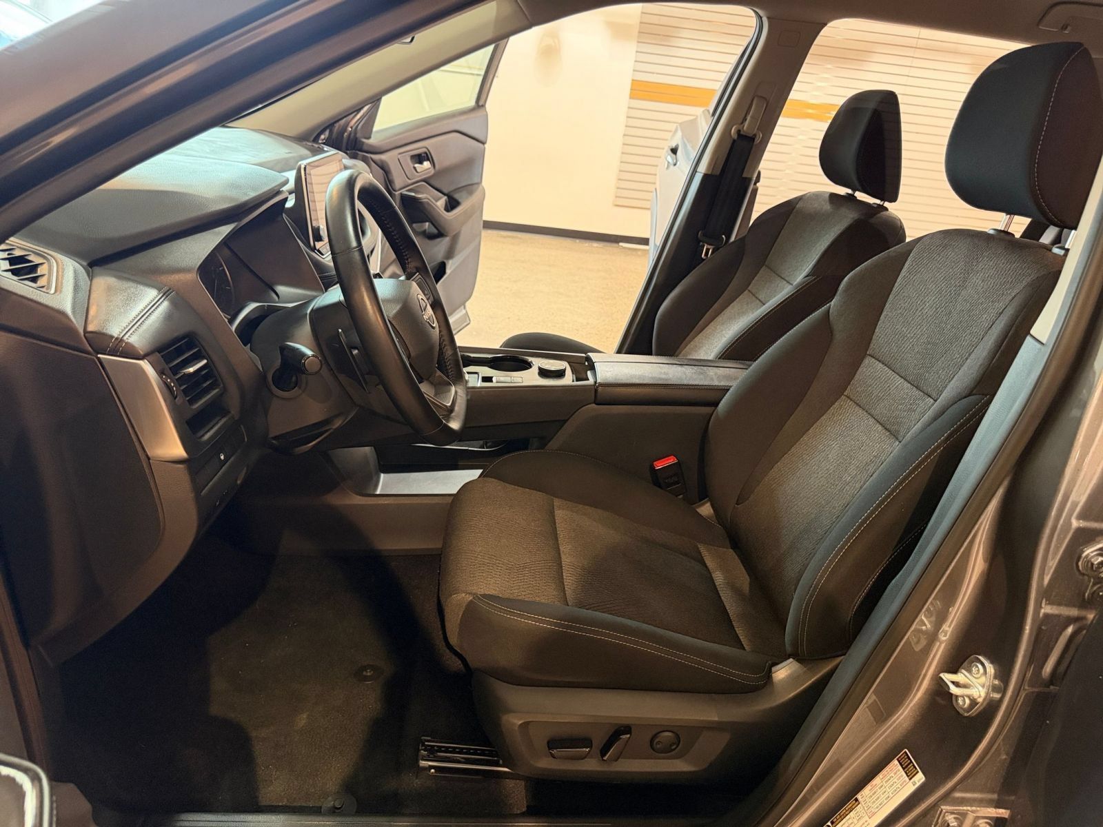 Used 2026 Nissan Rogue SV AWD/4WD image 27