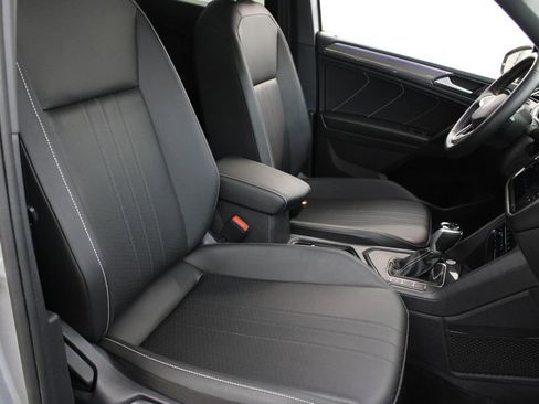 Used 2023 Volkswagen Tiguan SE R-Line image 23