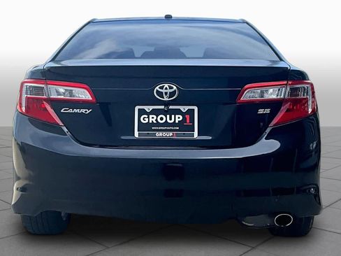 Used 2012 Toyota Camry SE FWD image 4
