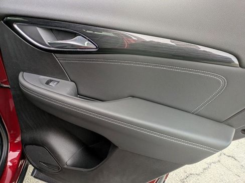 Used 2023 Buick Envision Essence image 30