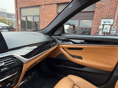 Used 2019 BMW M550i xDrive AWD/4WD image 35