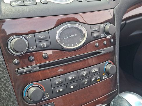 Used 2015 INFINITI Q60 Convertible w/ Premium Package RWD image 27