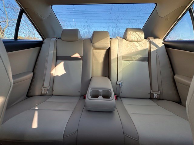 Used 2012 Toyota Camry XLE w/ Leather Pkg FWD image 37