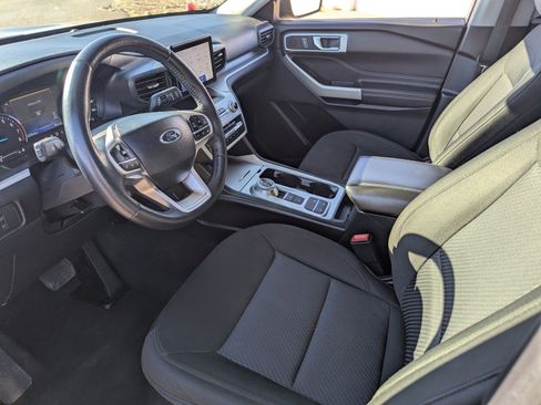 Used 2022 Ford Explorer XLT image 8