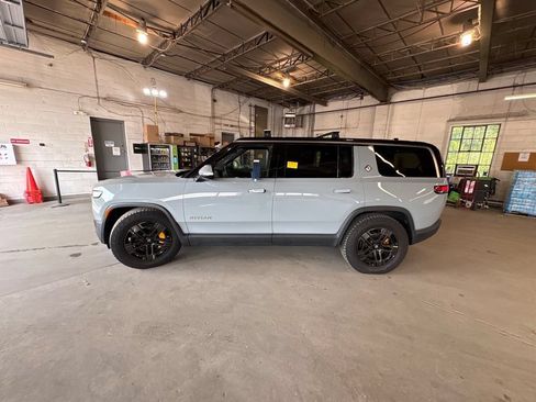 Used 2023 Rivian R1S Adventure AWD/4WD image 3