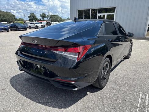 Used 2023 Hyundai Elantra SEL FWD image 7