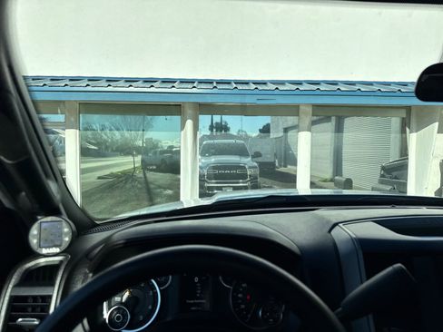 Used 2022 RAM 2500 Tradesman w/ Chrome Appearance Group image 13