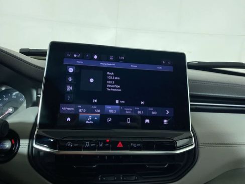 Used 2024 Jeep Compass Limited image 24