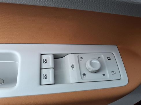 New 2025 Volkswagen ID. Buzz 1st Edition image 31