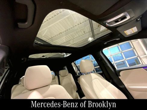 Certified 2022 Mercedes-Benz GLB 250 4MATIC image 15