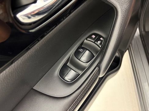 Used 2022 Nissan Rogue Sport SL AWD/4WD image 24