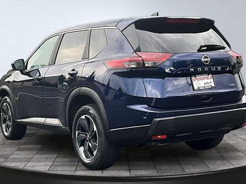 Used 2025 Nissan Rogue SV AWD/4WD image 4