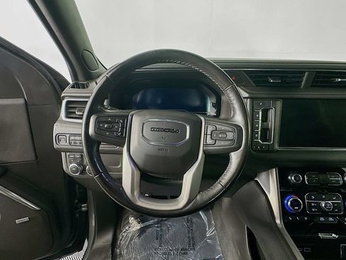Used 2023 GMC Yukon Denali AWD/4WD image 16